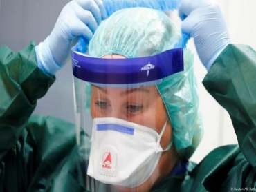 الجزائر تتسلم معدات طبية صينية جديدة لمواجهة كورونا