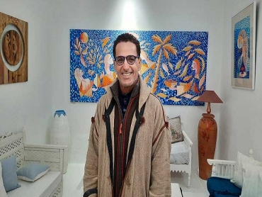 الفنان التشكيلي التونسي الطاهر عويدة يحرز جائزة الأوسكار التقديرية