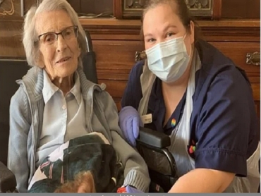 شفاء معمرة عمرها 107 أعوام من فيروس كورونا