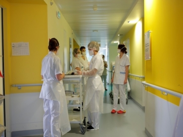 اسبانيا: إصابة 11 طبيب طوارئ بفيروس كورونا خلال 24 ساعة