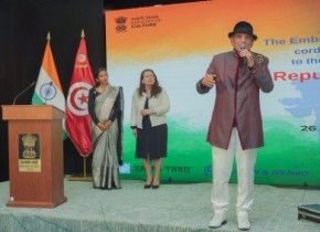 موسيقى هندية وفنان تونسي