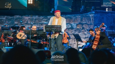 محمد القرفي يعيد إحياء الذاكرة الفنية التونسية في «من قاع الخابية»